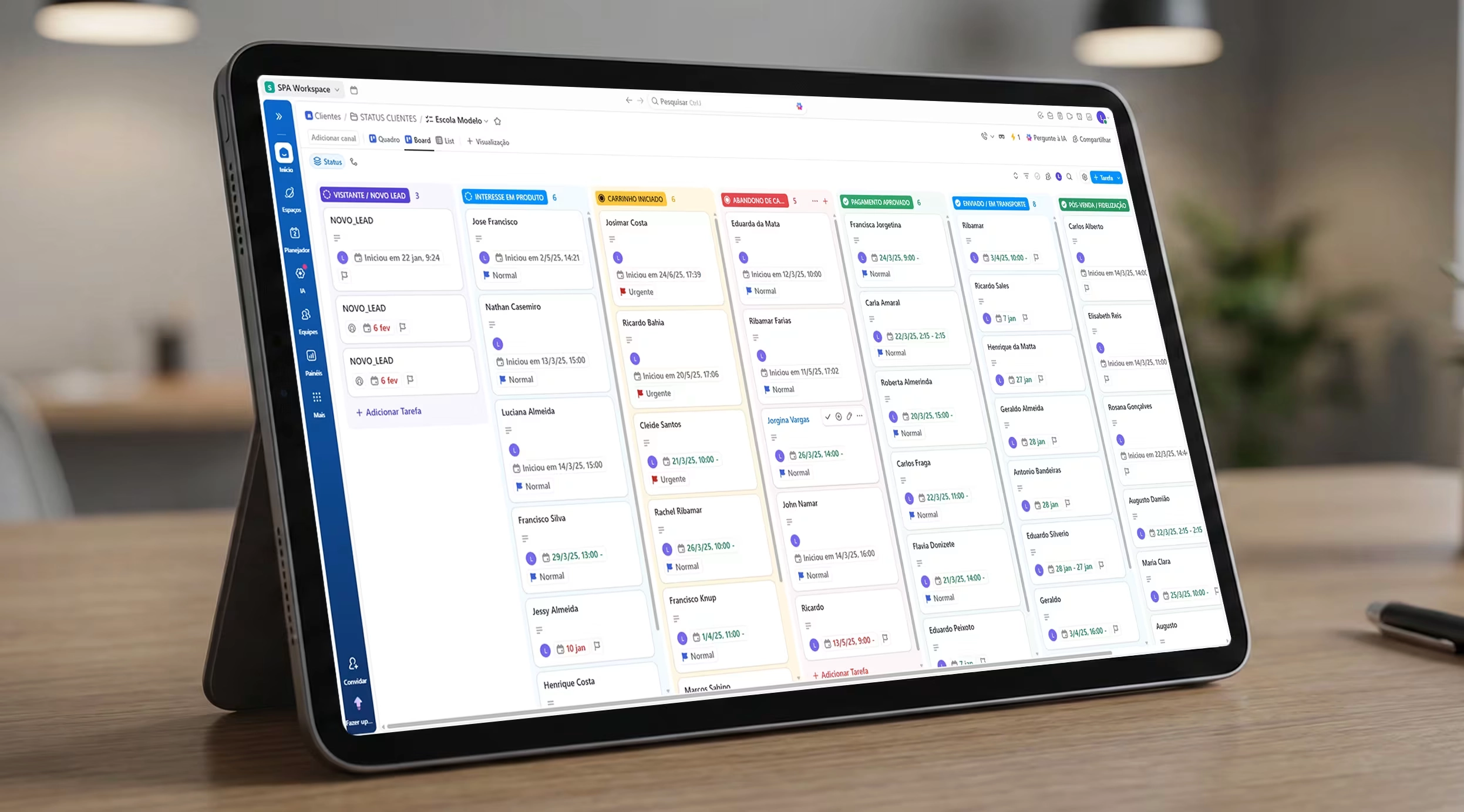 CRM integração com ClickUp